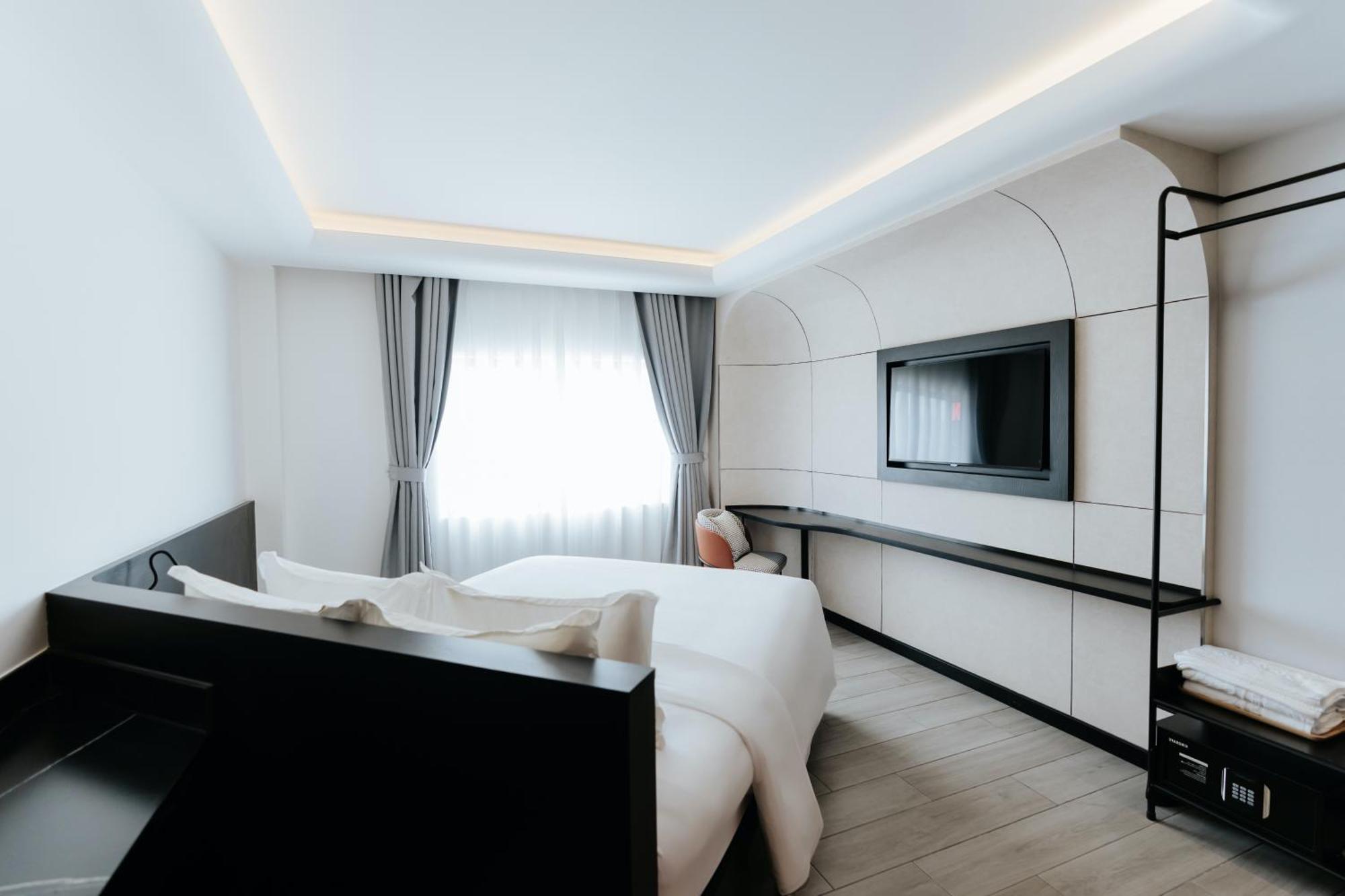 Hotel The Concept Hcmc - Center 4*